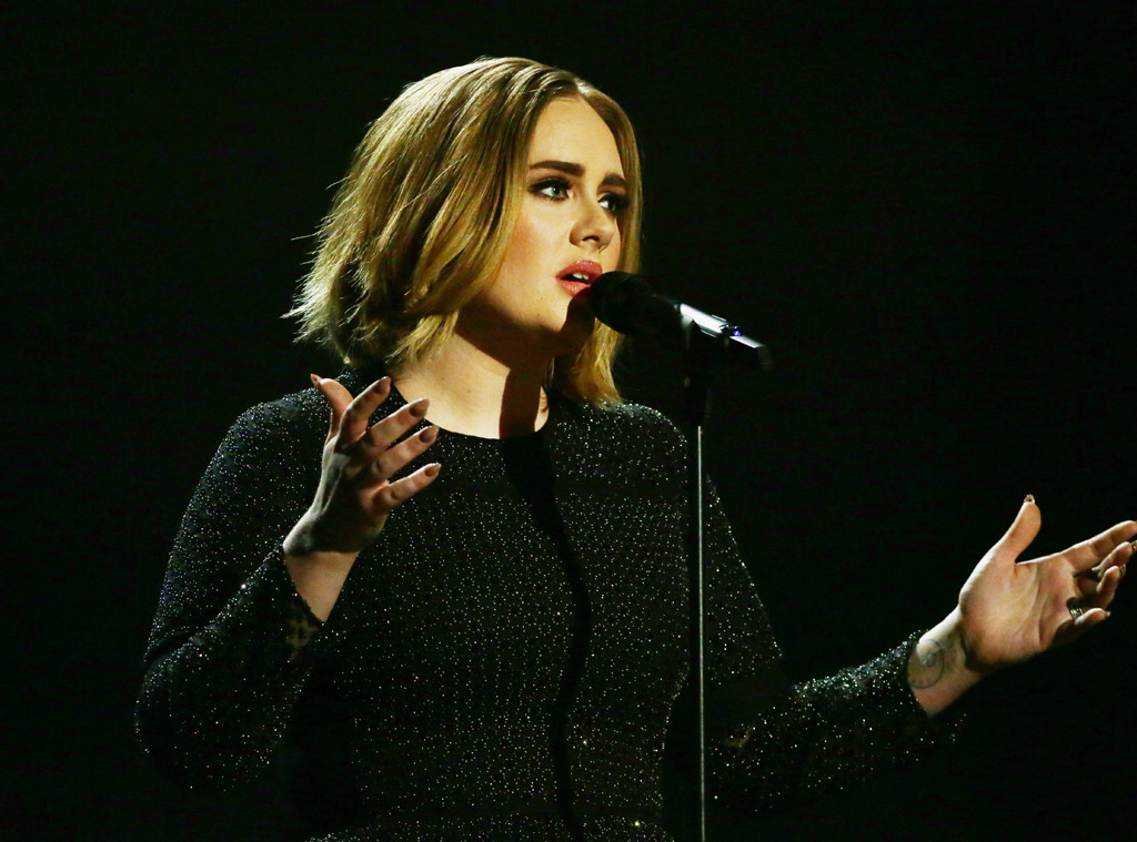 Adele Says Hello To A Brand New Haircut While Performing At